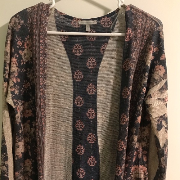 Flowy Patterned Cardigan Like New - Picture 3 of 5